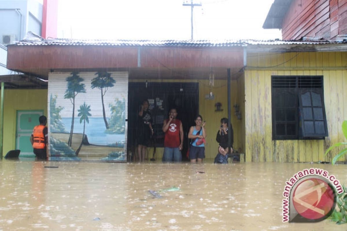 Banjir Balikpapan Karena Curah Hujan Tinggi ANTARA News Kalimantan Timur