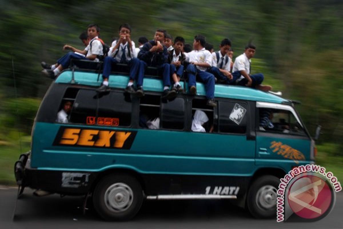 Minimnya Transportasi Sekolah ANTARA News