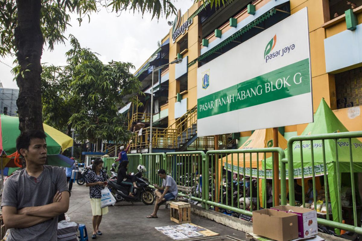 Pembangunan Skybridge Tanah Abang Antara News