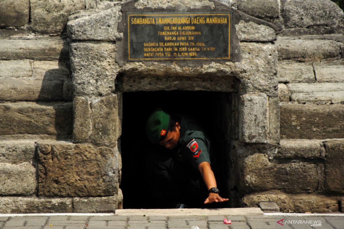 Ziarah Makam Sultan Hasanuddin ANTARA News