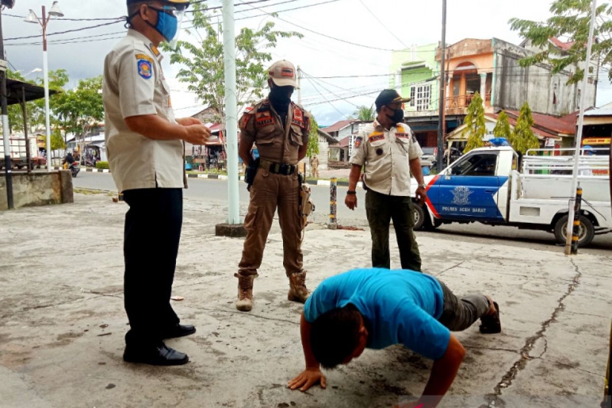 Tak Pakai Masker Warga Aceh Barat Dihukum Push Up Dan Menyanyikan Lagu