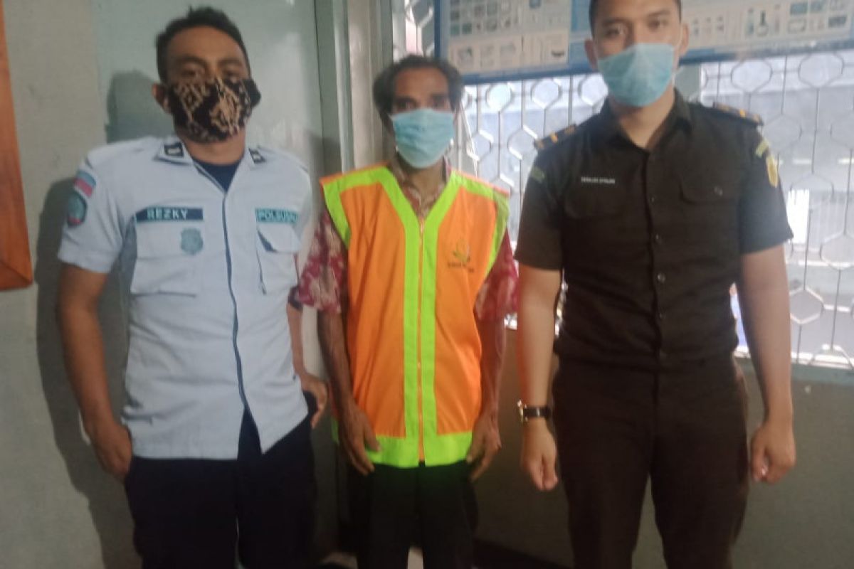 Kejari Flores Timur Tahan Bendahara Desa Diduga Korupsi Dana Desa