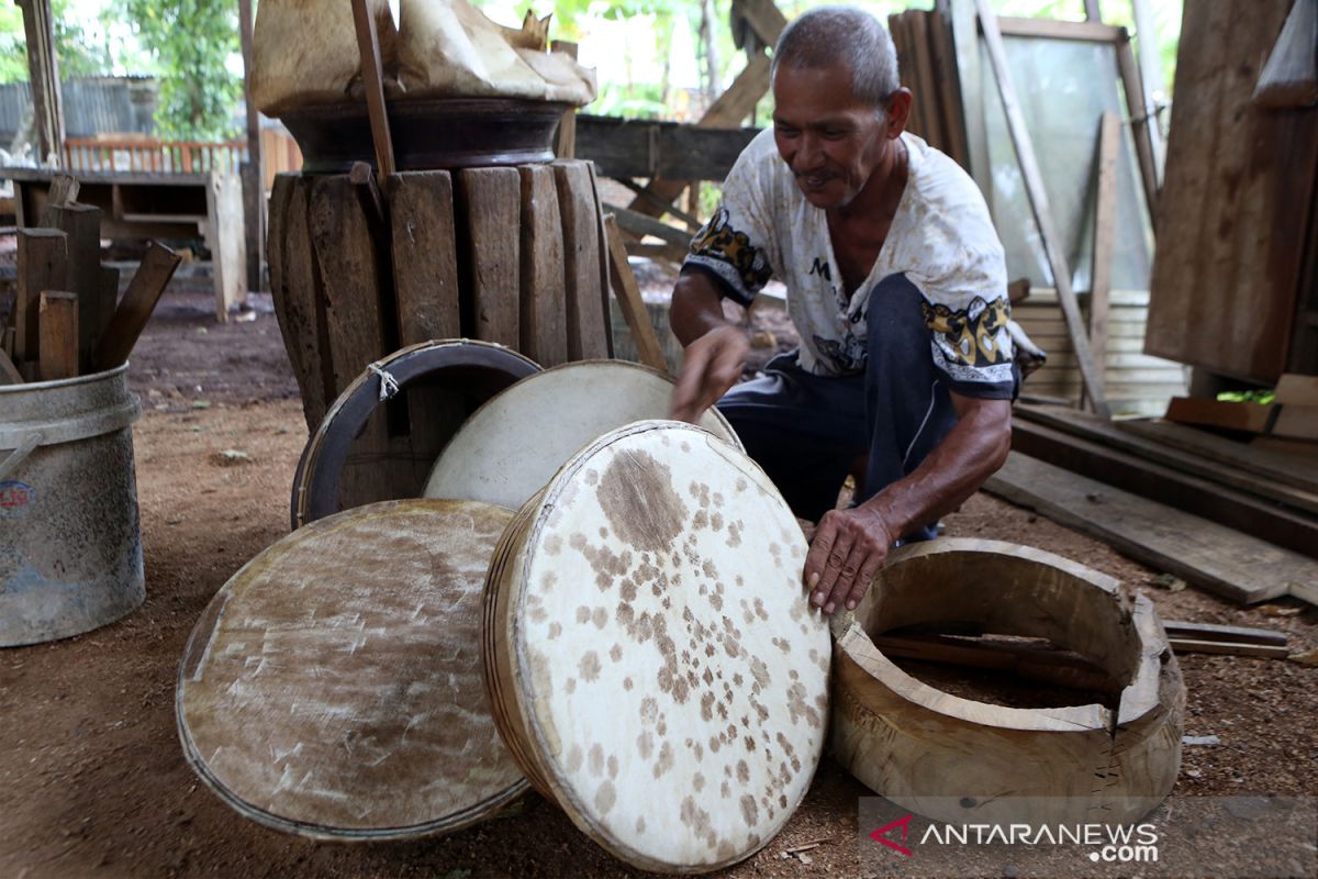 Produksi Alat Musik Tabuh Tradisional Rapai Antara News