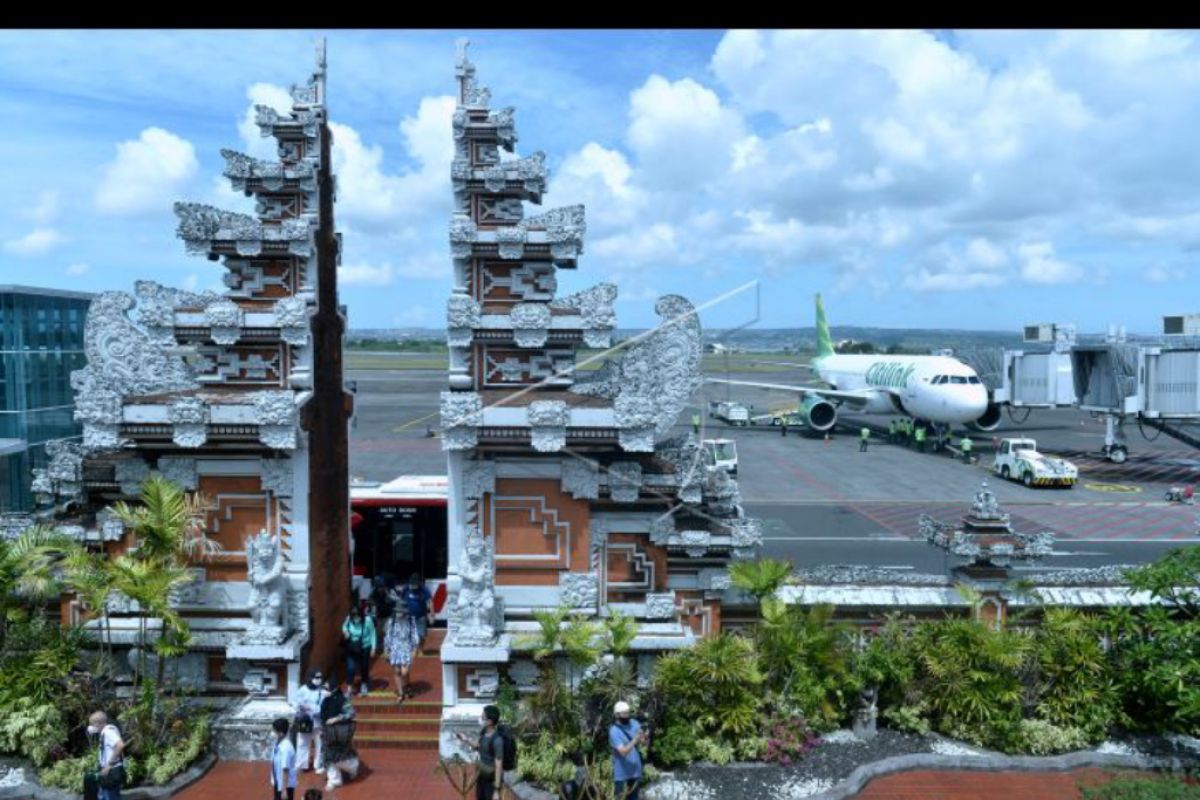 Meningkat Jumlah Penumpang Bandara Ngurah Rai Antara News Bali