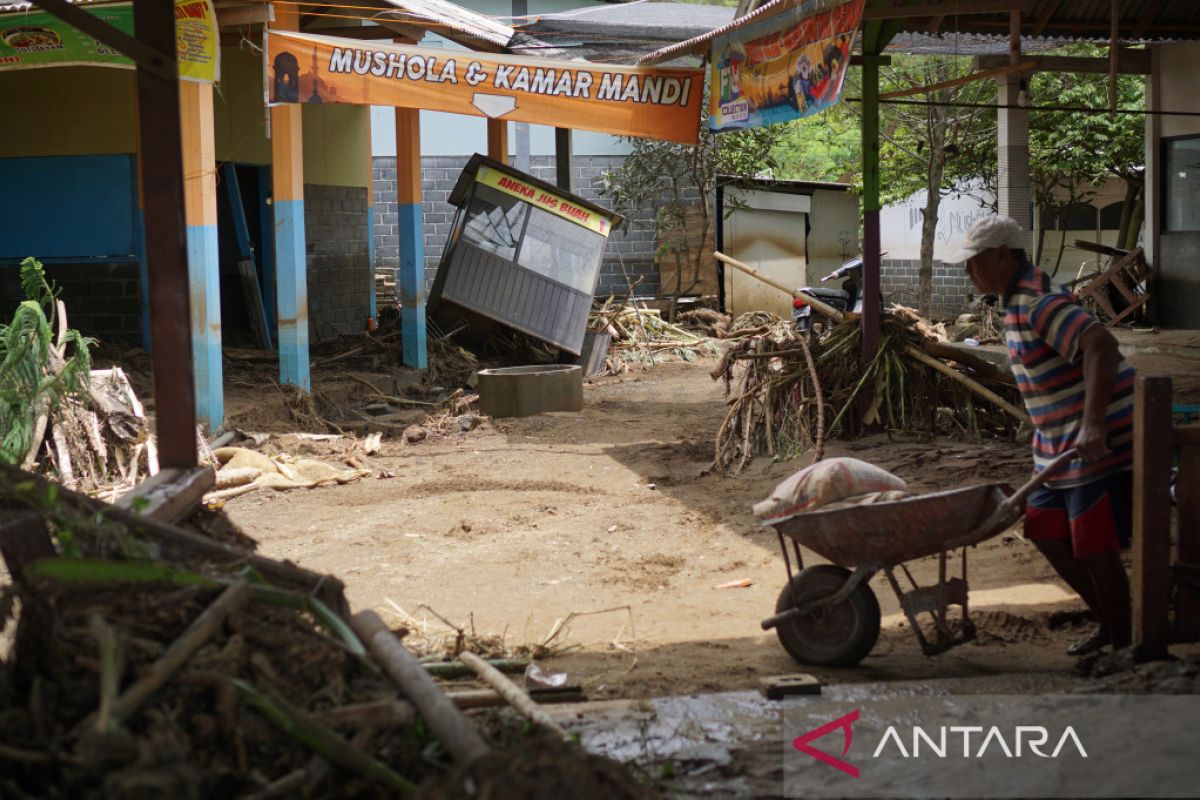 Dampak Banjir Di Tulungagung Antara News Jawa Timur