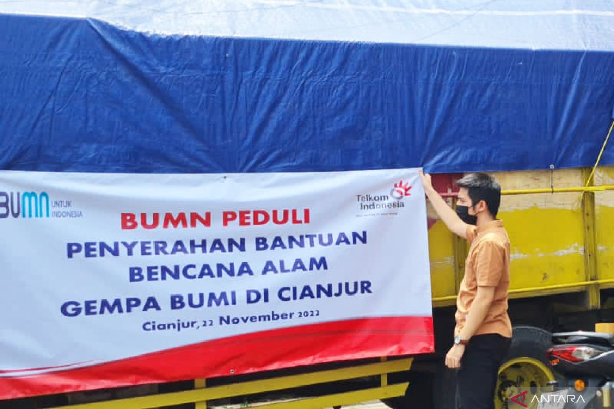 Telkom Salurkan Paket Sembako Untuk Korban Gempa Di Cianjur ANTARA News