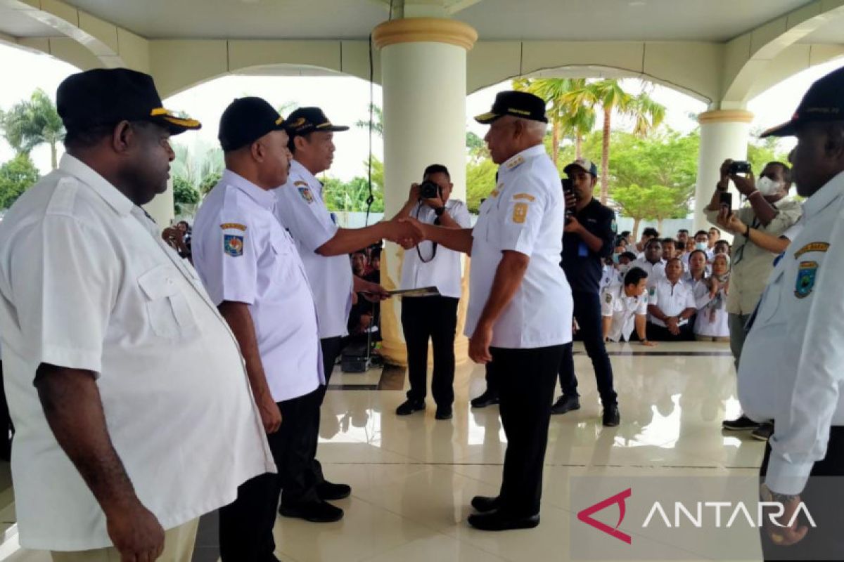 Gubernur Waterpauw Tunjuk Tiga Pelaksana Kepala Dinas Dan Badan