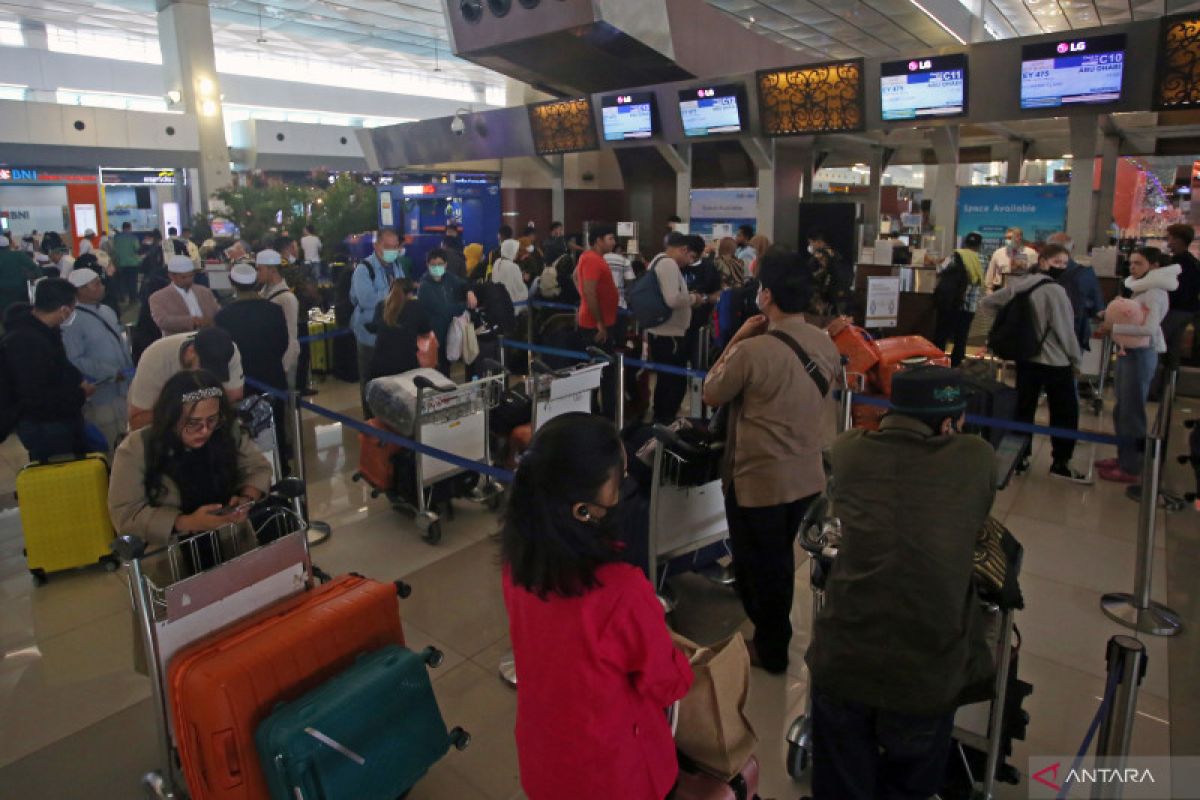 Puncak Perjalanan Libur Tahun Baru Di Bandara Soetta Antara News