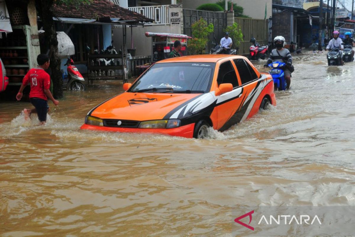 Curah Hujan Tinggi Dan Tanggul Sungai Jebol Kudus Kembali Dilanda