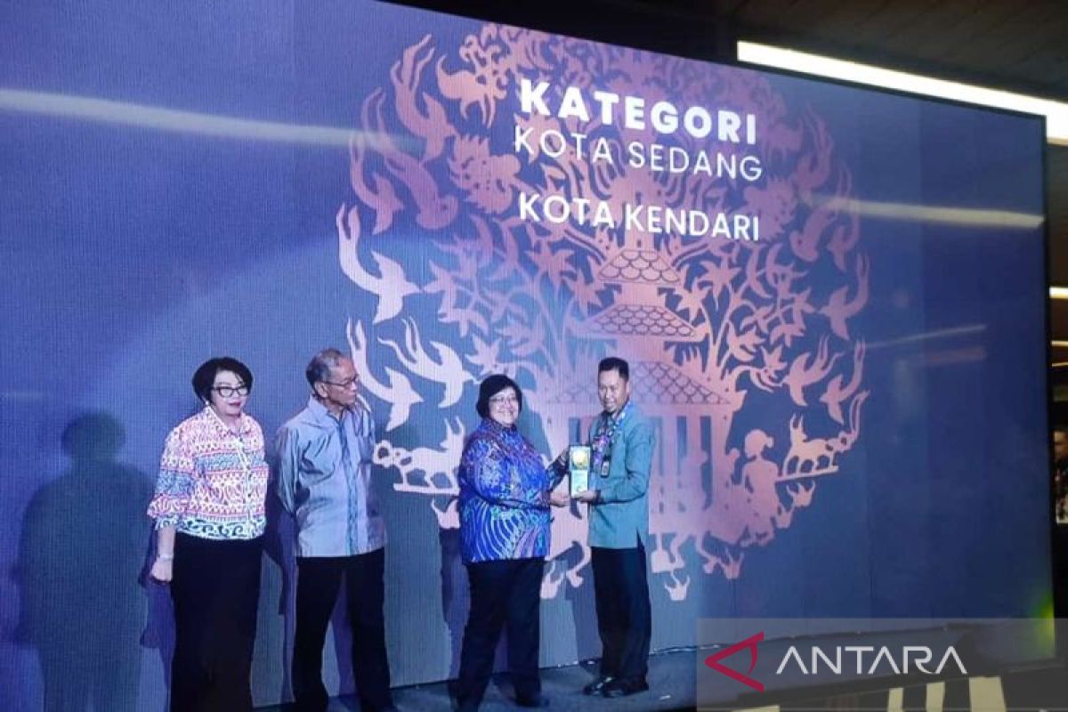 Kota Kendari Kembali Raih Piala Adipura Antara News