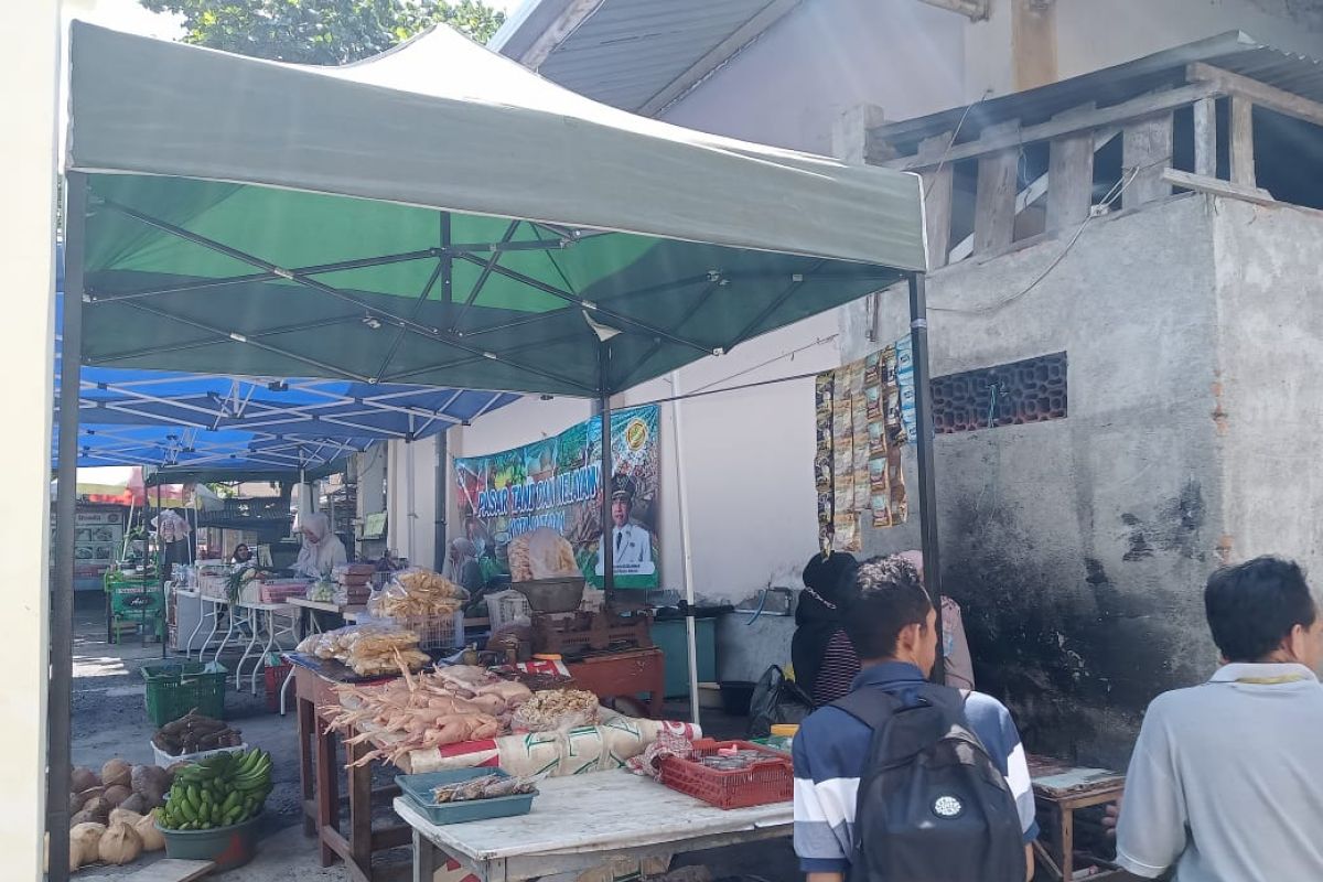 Pasar Di Mataram Realisasi Retribusi Rp2 9 Miliar ANTARA News Mataram