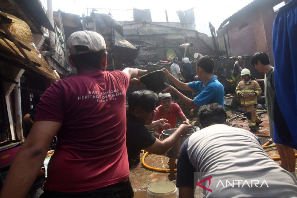 Kebakaran Permukiman Padat Penduduk Di Jakarta Selatan ANTARA News