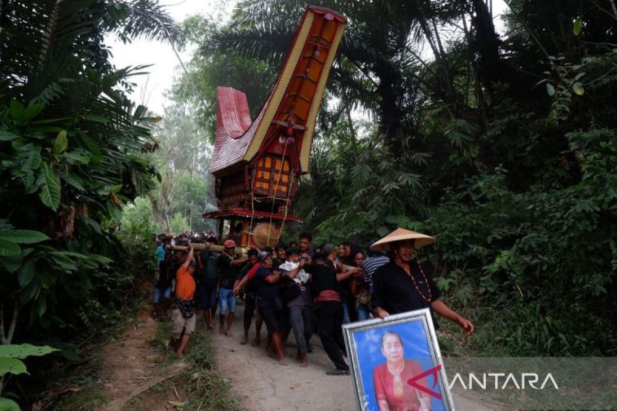 Upacara Pemakaman Rambu Solo Di Toraja Antara News