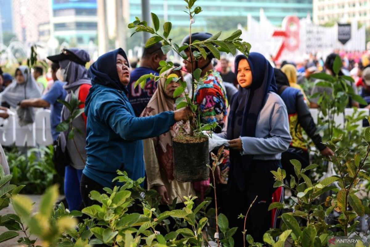 Program Gotong Royong Boyong Pohon ANTARA News