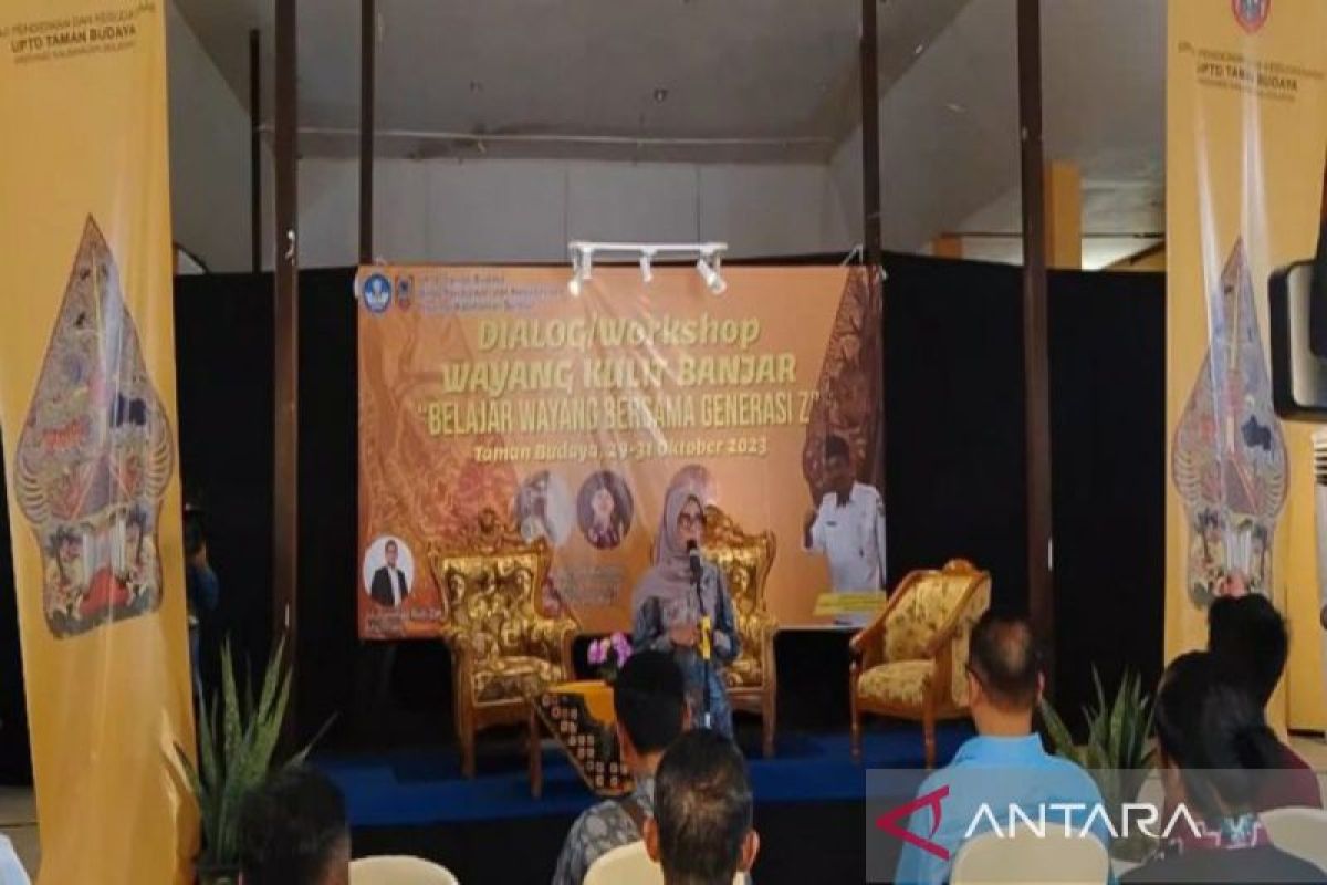 Pemprov Kalsel Sasar Pelajar Untuk Pelestari Wayang Kulit Banjar