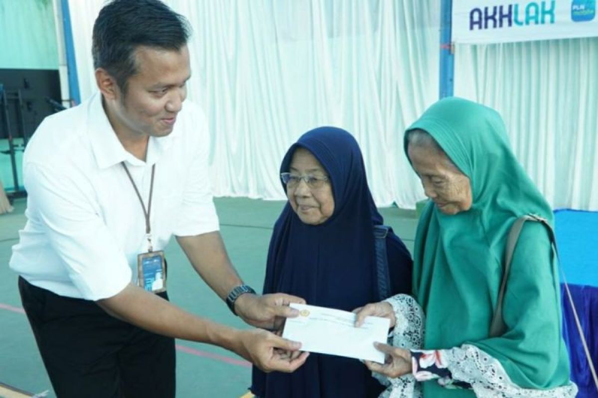 Hln Ke Ybm Pln Sumbar Salurkan Bantuan Ratusan Juta Rupiah Antara