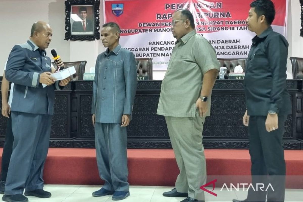 Pemkab Manokwari Usulkan RAPBD 2024 Sebesar Rp1 4 Triliun Ke DPRD