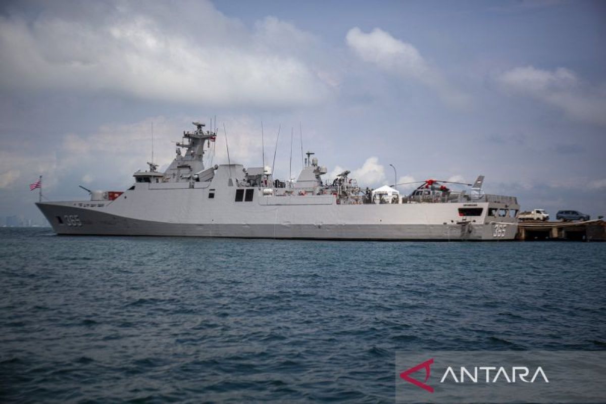 KRI Diponegoro Yang Membawa Satgas MTF KONGA Sandar Di Batam ANTARA News