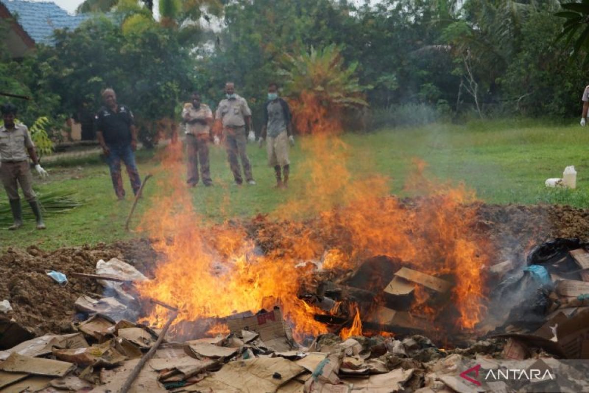 Karantina Hewan Sorong Musnahkan 1 6 Ton Daging Tanpa Dokumen ANTARA