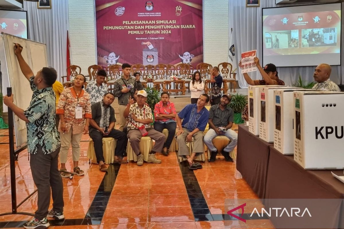 KPU Manokwari Libatkan Parpol Simulasi Pemungutan Suara Di TPS ANTARA