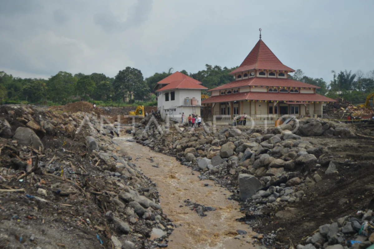 Normalisasi Sungai Aliran Lahar Dingin Gunung Marapi Antara Sumbar