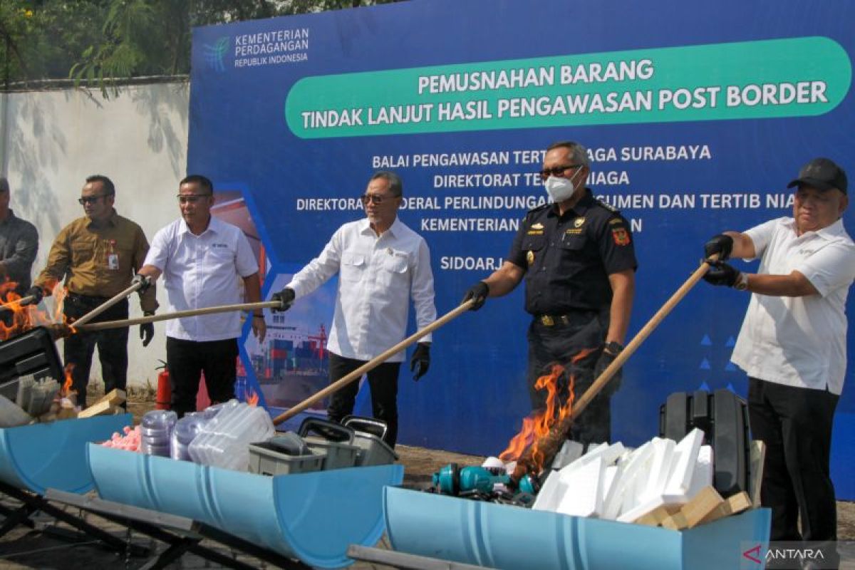 Mendag Musnahkan Barang Hasil Tindakan Pengawasan Post Border Senilai