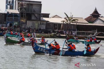 Lomba Perahu Tradisional Meriahkan HUT Kemerdekaan RI ANTARA News