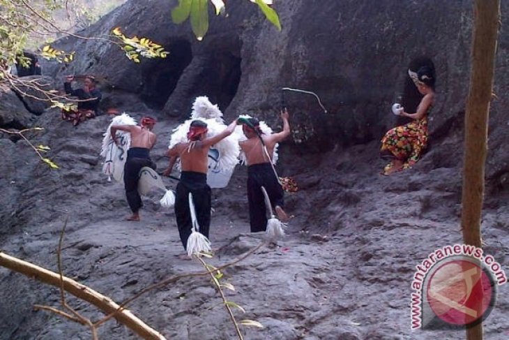 Fasilitas Wisata Gua Selomangleng Kediri Ditambah Guna Tarik Wisatawan