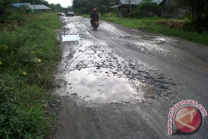 Jalan Rusak Hambat Aktivitas Pelabuhan Sintete Sambas Antara News