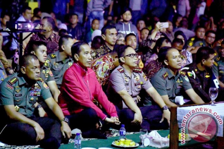 Panglima TNI Dan Presiden Serius Nonton Film G 30S PKI ANTARA News Bali