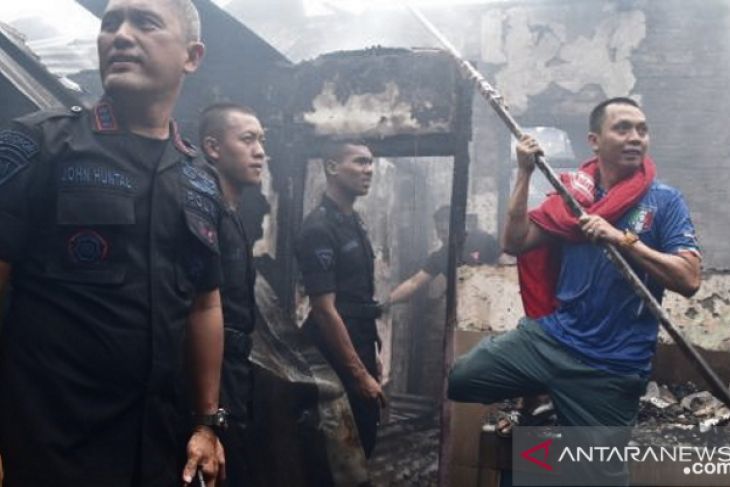 Tim Respon Bencana Brimob Polda Kaltim Andalan Siaga Bencana Antara