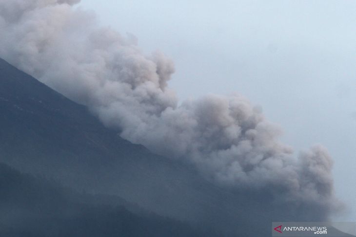 Esdm Awan Panas Guguran Adalah Ancaman Khas Di Gunung Semeru Antara