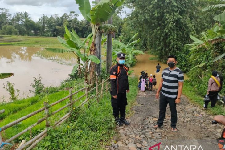 Hujan Deras Picu Banjir Dan Longsor Di Wilayah Selatan Kabupaten