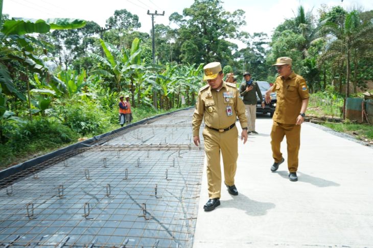 Gubernur Jambi Cek Pembangunan Jalan Khusus Kendaraan Tonase Berat