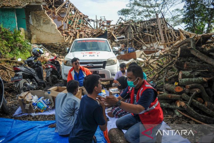 Pemeriksaan Kesehatan Korban Gempa Di Cianjur