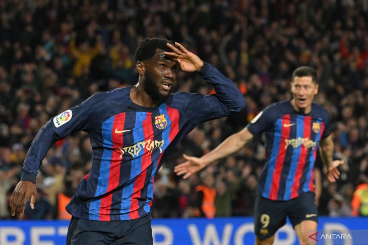 Gol Dramatis Franck Kessie Menangkan Barcelona 2 1 Atas Real Madrid