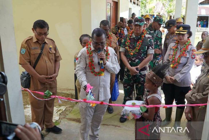 Pemkab Sorong Resmikan Puskesmas Di Kampung Waliam Antara News Papua