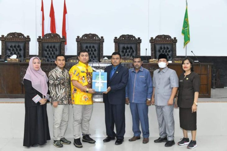 Bupati Labura Sampaikan Nota Pengantar LKPj TA 2022 ANTARA News