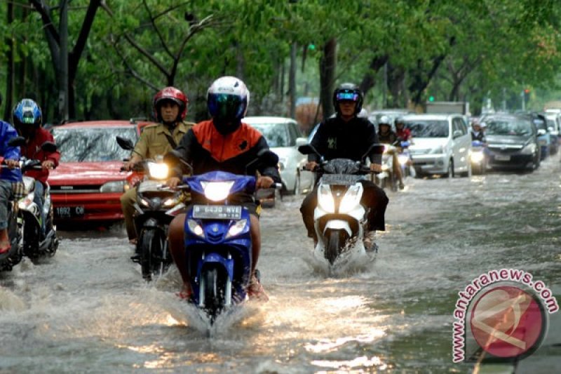 Ratusan Rumah Di Jember Terendam Banjir Antara News