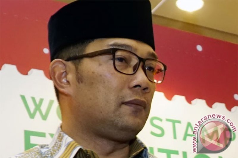 Survei Ridwan Kamil Cocok Gandeng Deddy Mizwar Aa Gym Antara News