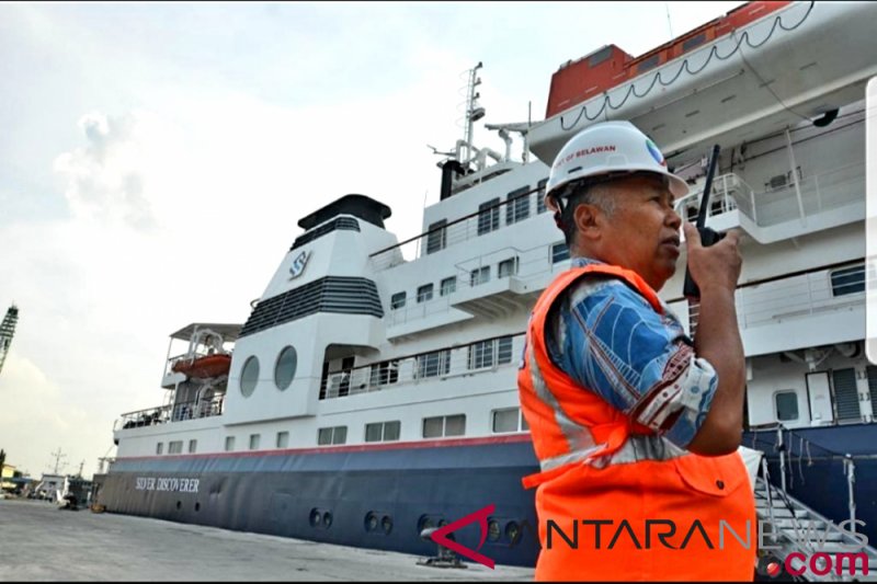 Kapal Pesiar Mv Silver Discoverer Sandar Di Belawan Antara News