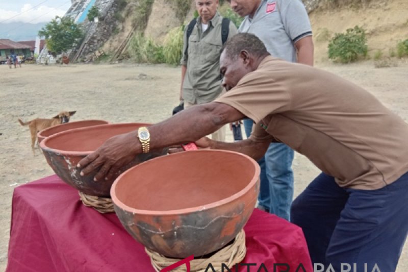 Warga Kampung Abar Pertahankan Produksi Kerajinan Gerabah ANTARA News