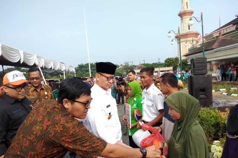 Pemprov Banten Gelar Pasar Murah Stabilkan Harga Bahan Pokok Antara News