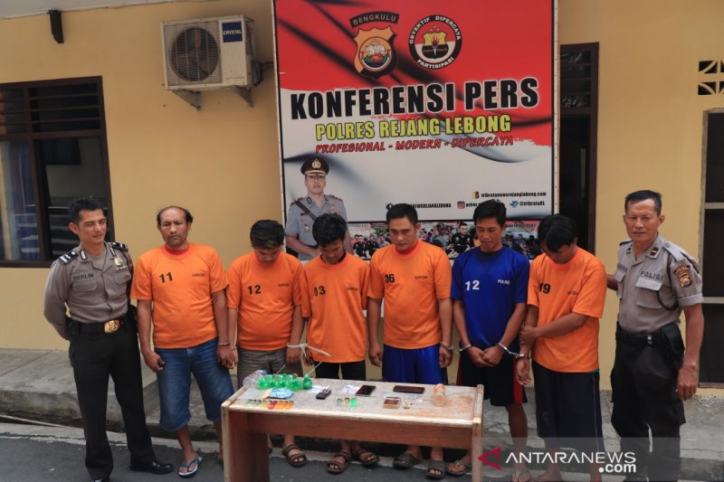 Polisi Menangkap Enam Tersangka Pelaku Penyalahgunaan Narkoba Di Rejang