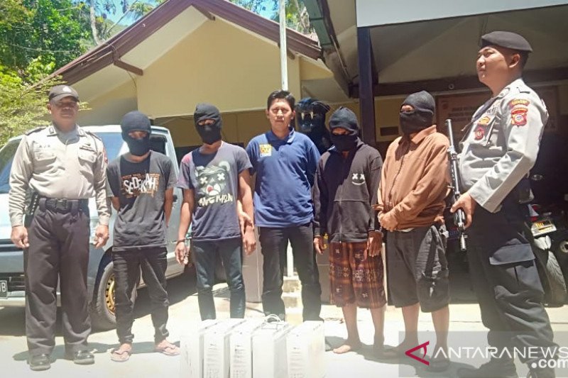 Polisi Ciduk Empat Pencuri Baterai Bts Antara News