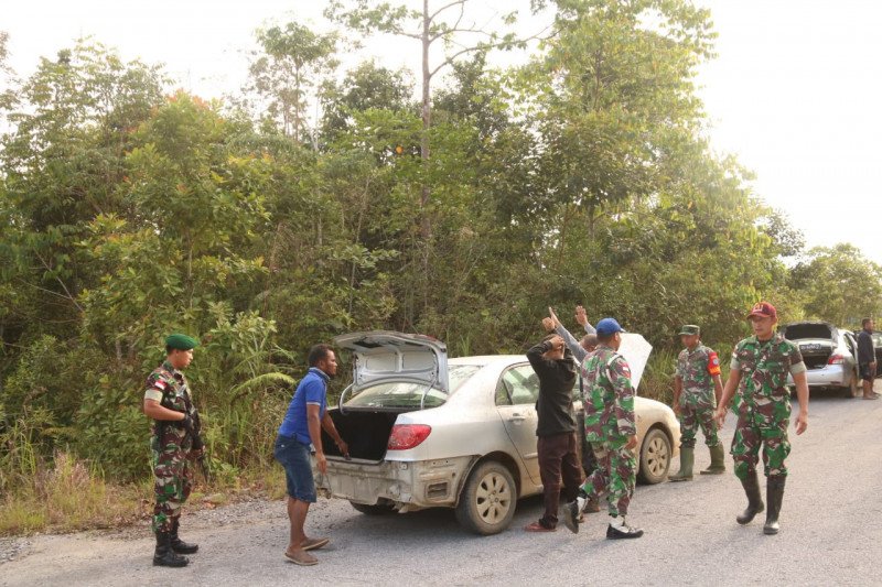 TNI Berhasil Gagalkan Penyelundupan Mobil Asal Malaysia Di Perbatasan