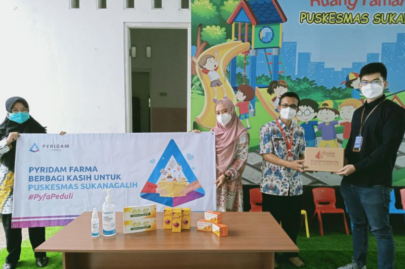 PT Pyridam Farma Tbk Bagikan Vitamin Gratis ANTARA News Banten