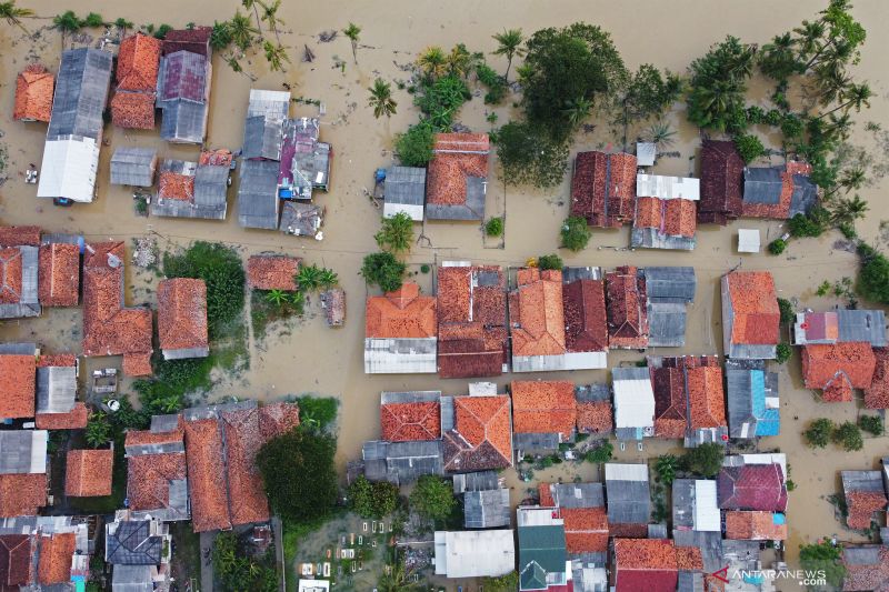 Banjir Rendam Permukiman Di Karawang Antara News