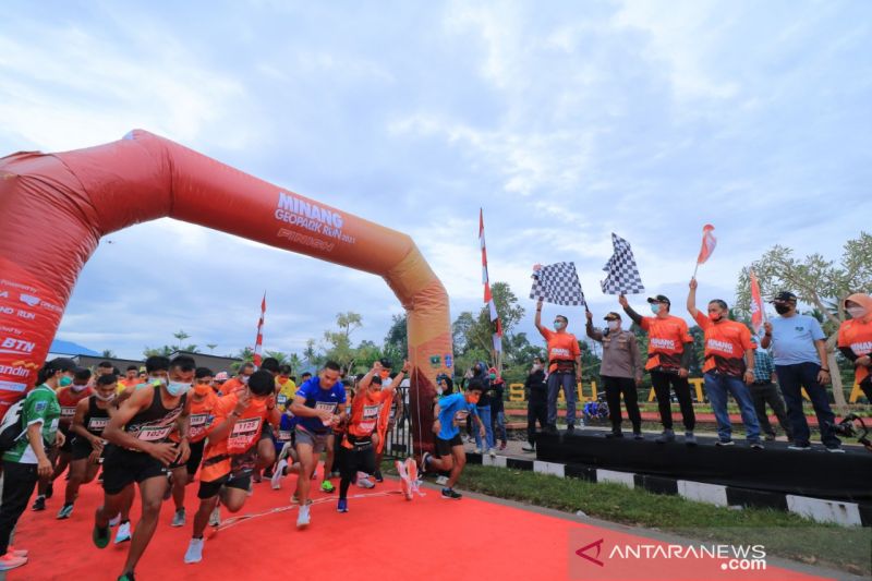 Minang Geopark Run 2021 Bantu Bangkitkan Pariwisata ANTARA Sumbar