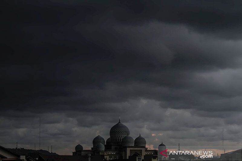 BMKG Waspadai Hujan Sedang Hingga Lebat Disertai Angin Kencang